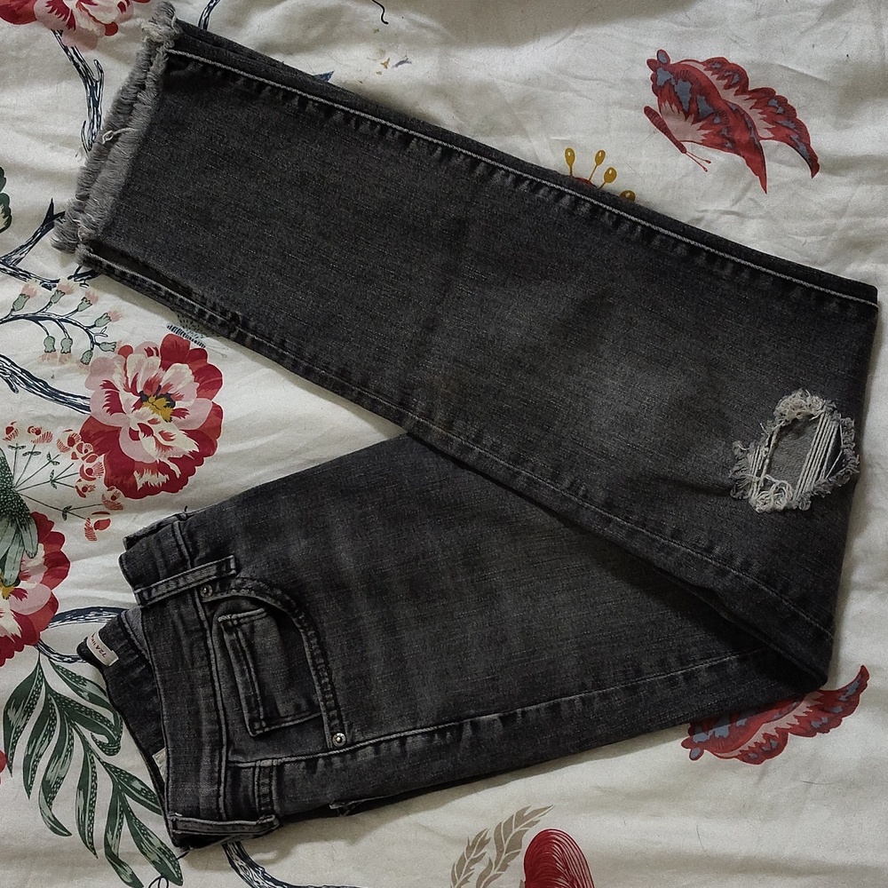 Levis